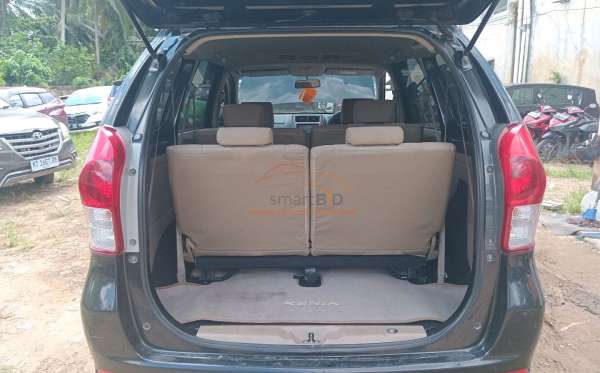 DAIHATSU XENIA