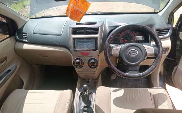 DAIHATSU XENIA