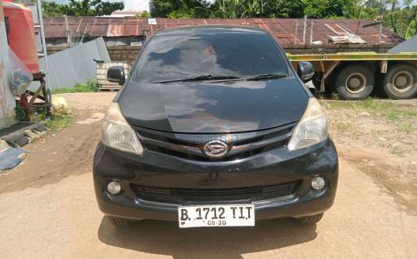DAIHATSU XENIA