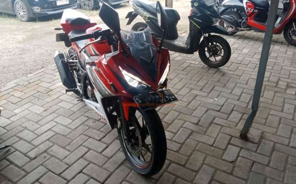 HONDA CBR 150
