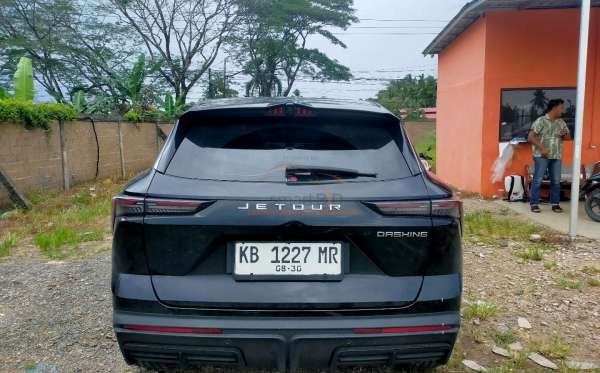 JETOUR DASHING LUX (4X2)