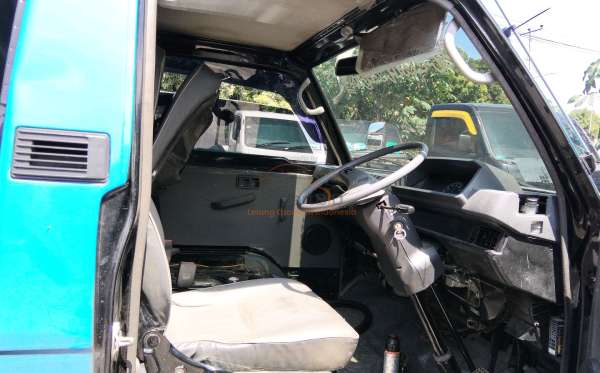 MITSUBISHI L 300