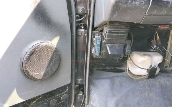 MITSUBISHI L 300