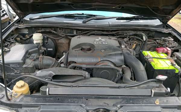 MITSUBISHI PAJERO SPORT 2.5 D EXCEED (4X2)