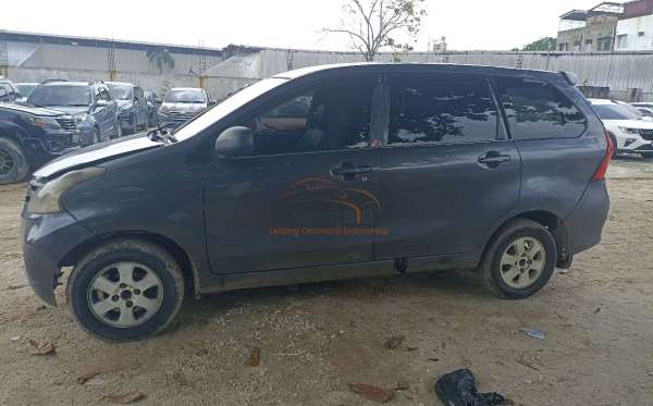 TOYOTA AVANZA