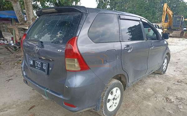 TOYOTA AVANZA