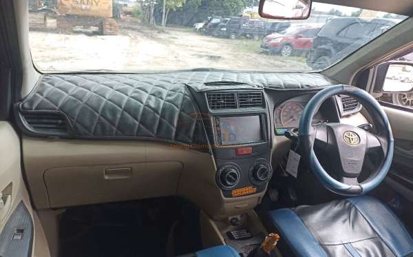 TOYOTA AVANZA