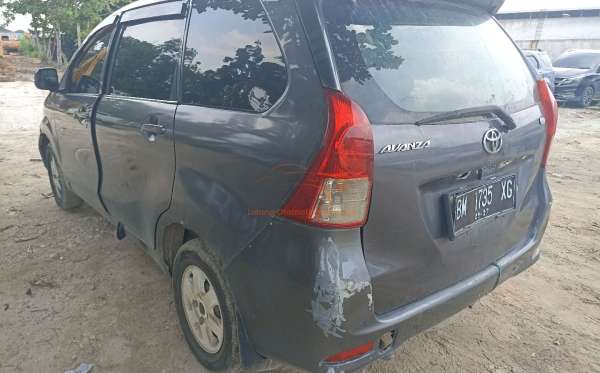 TOYOTA AVANZA