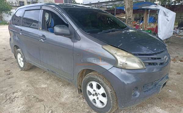 TOYOTA AVANZA