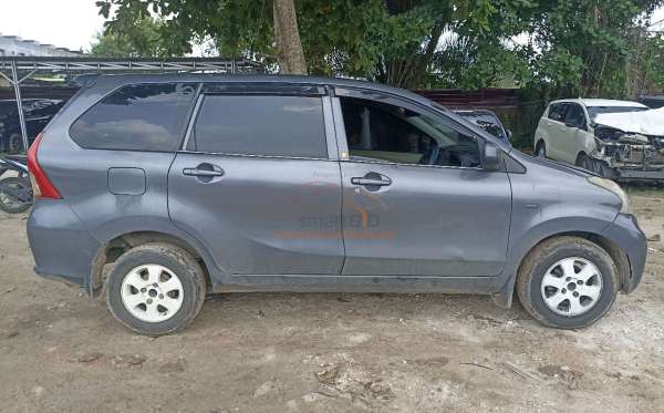 TOYOTA AVANZA