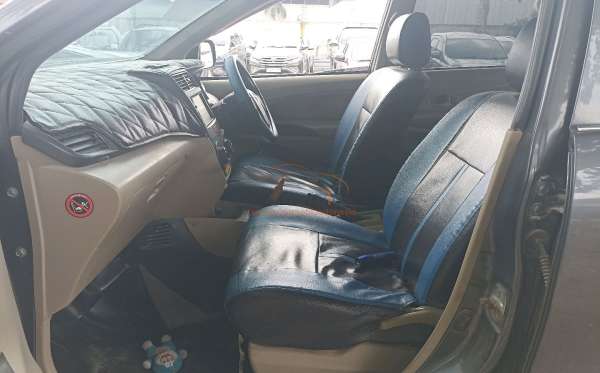 TOYOTA AVANZA