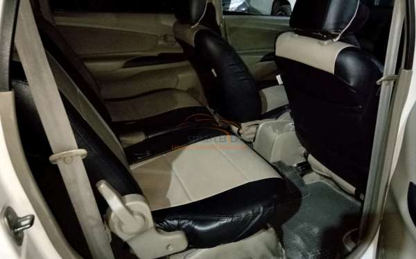 TOYOTA  AVANZA  E