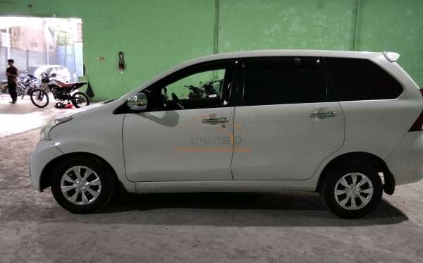TOYOTA  AVANZA  E