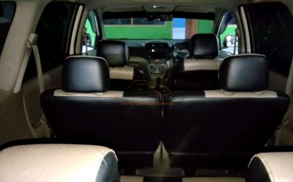 TOYOTA  AVANZA  E