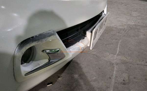 TOYOTA  AVANZA  E