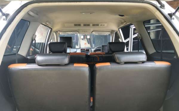 TOYOTA AVANZA