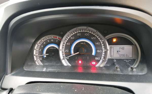 TOYOTA AVANZA