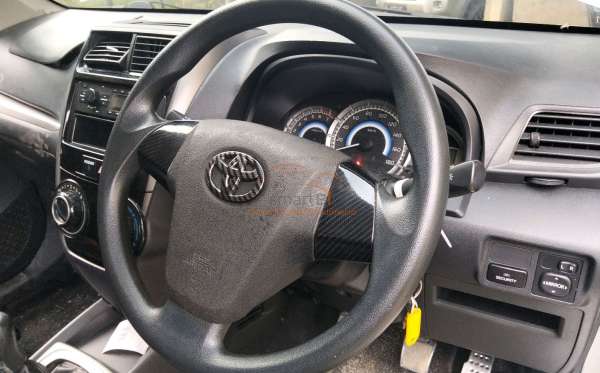 TOYOTA AVANZA