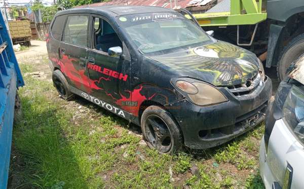 TOYOTA AVANZA