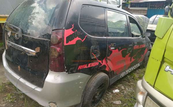 TOYOTA AVANZA