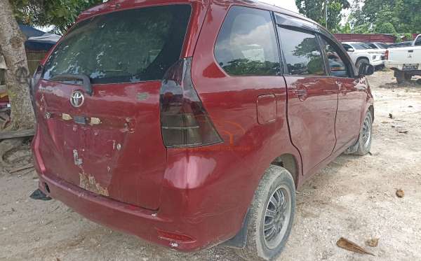 TOYOTA AVANZA