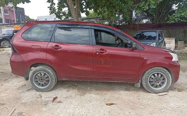 TOYOTA AVANZA
