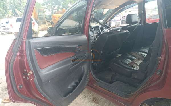 TOYOTA AVANZA