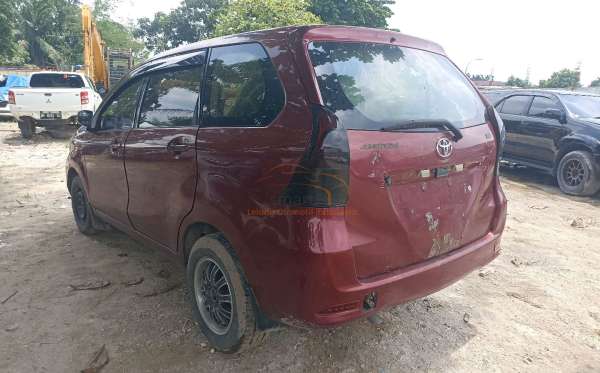 TOYOTA AVANZA