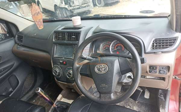 TOYOTA AVANZA