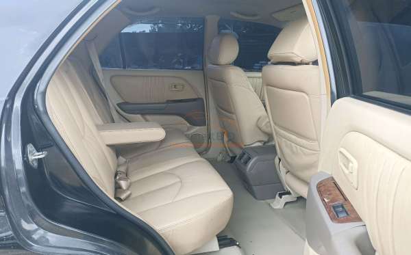 TOYOTA  HARRIER  3.0