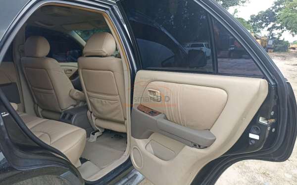 TOYOTA  HARRIER  3.0