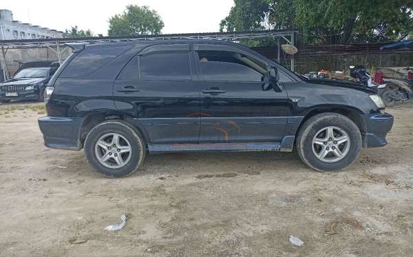 TOYOTA  HARRIER  3.0