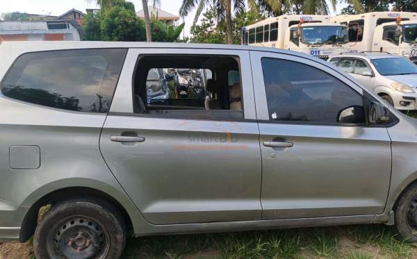 WULING CONFERO