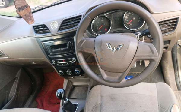 WULING CONFERO