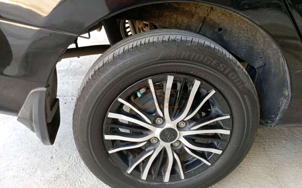 DAIHATSU SIGRA 1.2 X