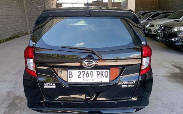DAIHATSU SIGRA 1.2 X