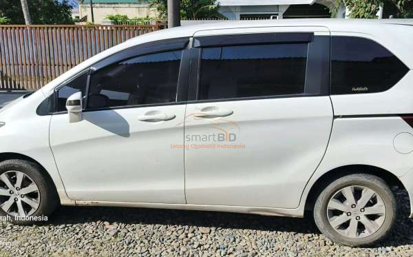 HONDA  FREED