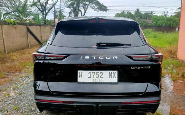 JETOUR DASHING LUX (4X2)
