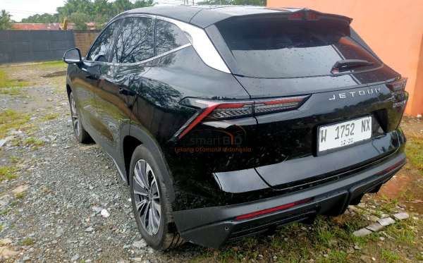 JETOUR DASHING LUX (4X2)