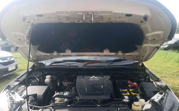 MITSUBISHI PAJERO SPORT 2.4L DAKAR-L (4X2)