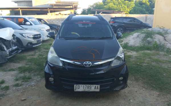 TOYOTA  AVANZA  VELOZ
