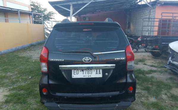 TOYOTA  AVANZA  VELOZ