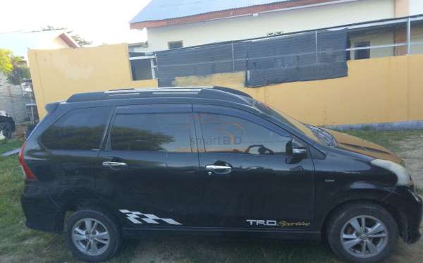 TOYOTA  AVANZA  VELOZ