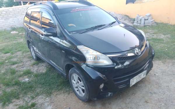TOYOTA  AVANZA  VELOZ