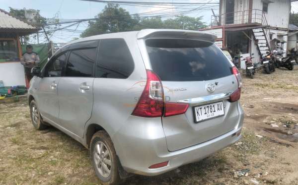 TOYOTA  AVANZA  1.3 E