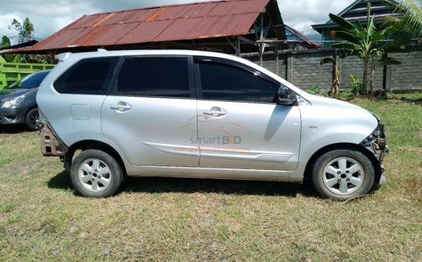 TOYOTA AVANZA
