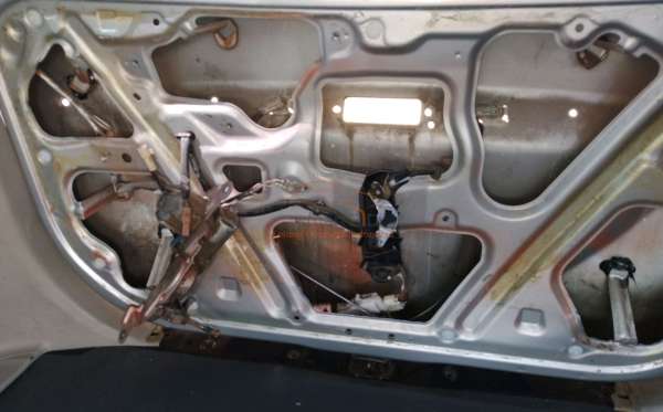 TOYOTA AVANZA