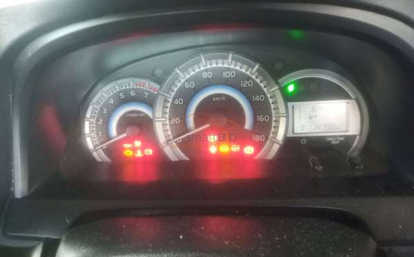 TOYOTA AVANZA