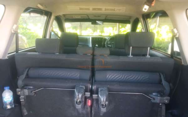 TOYOTA AVANZA