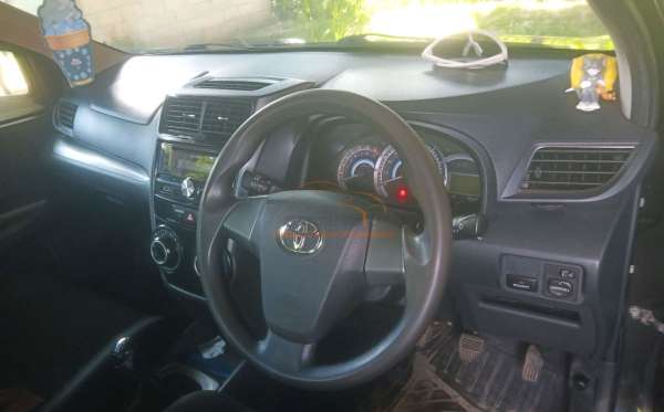TOYOTA AVANZA